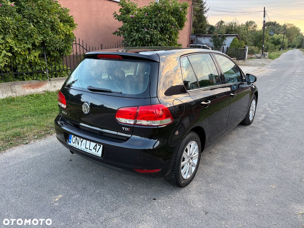 Volkswagen Golf - 6