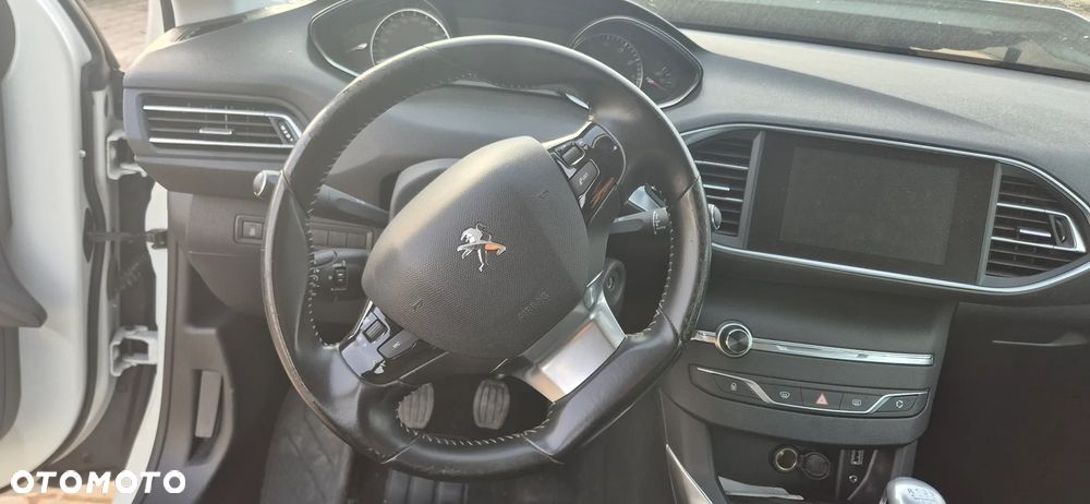 Peugeot 308 1.2 PureTech Active S&S - 28