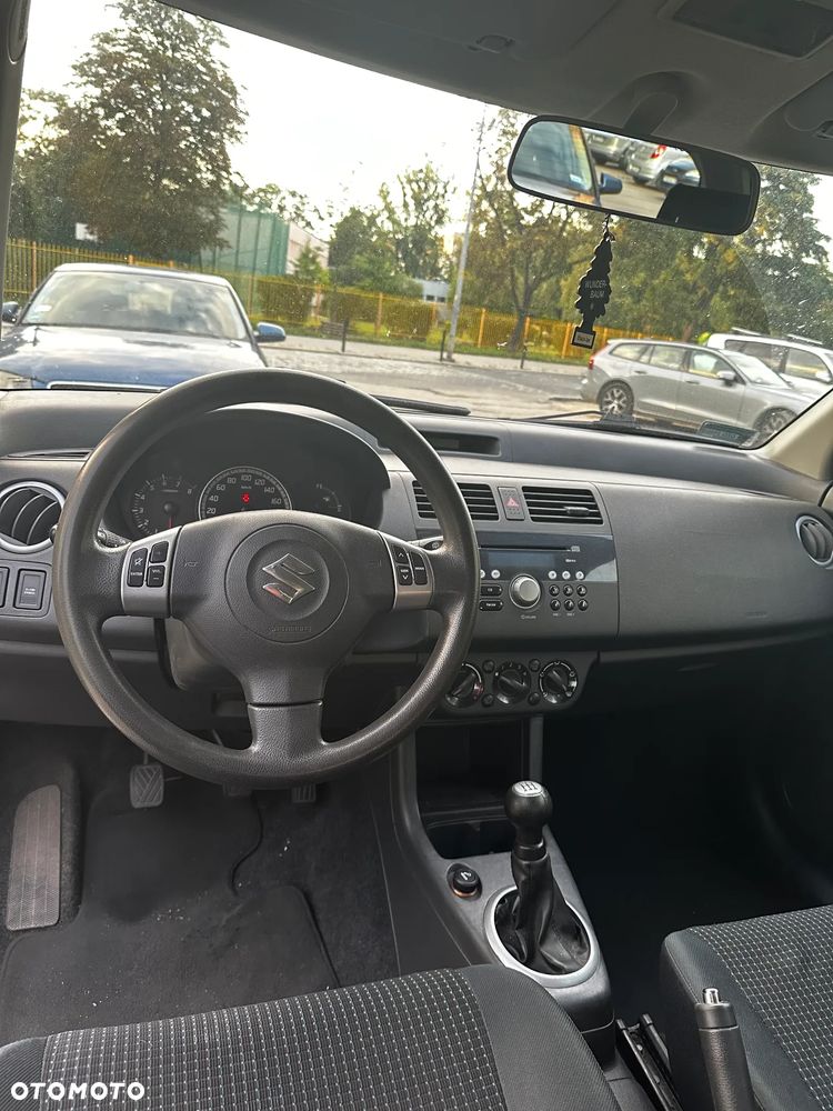 Suzuki Swift - 10