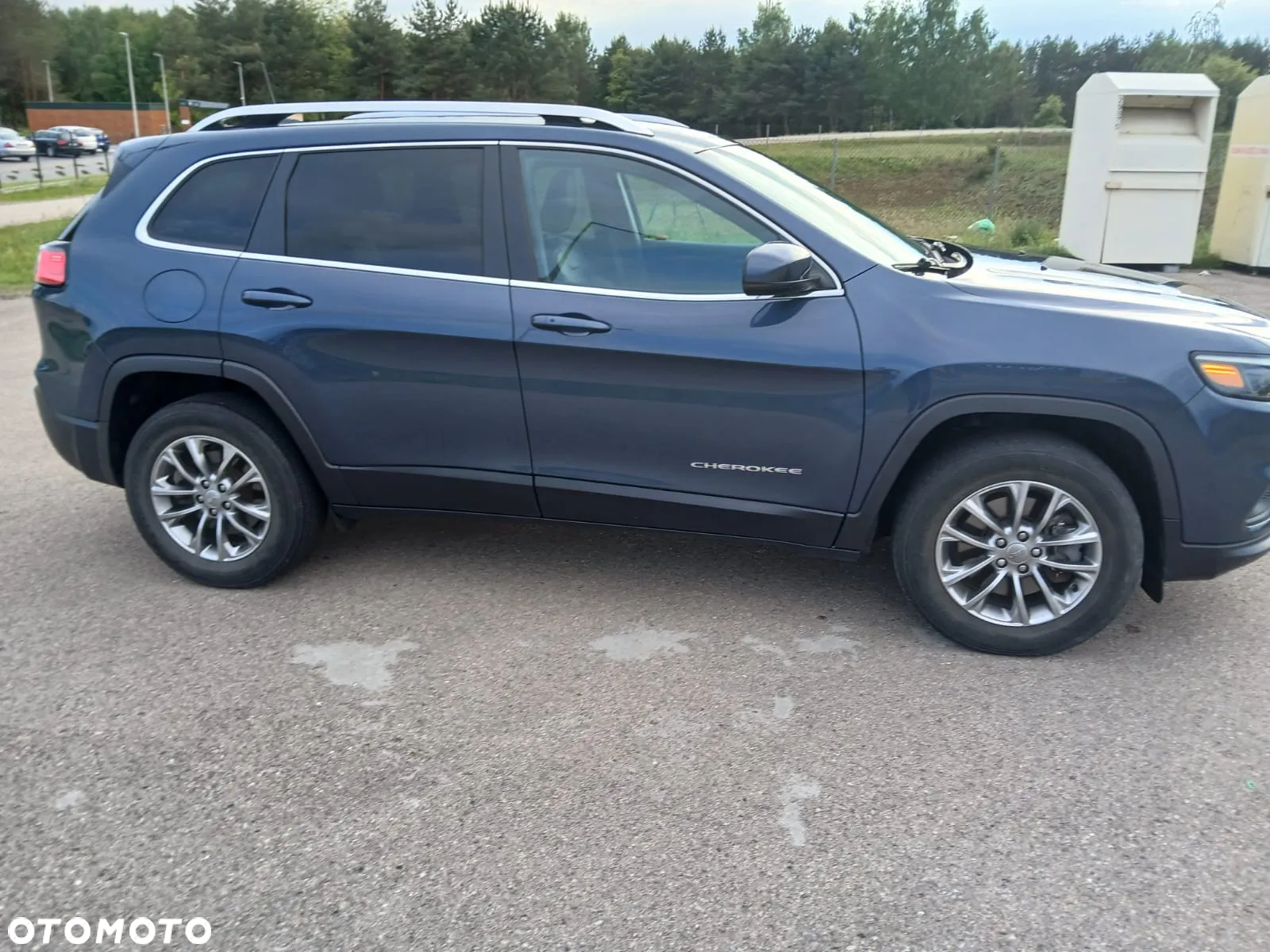 Jeep Cherokee - 4