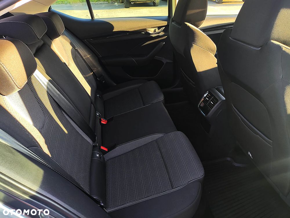 Skoda Octavia 2.0 TDI Ambition DSG - 18