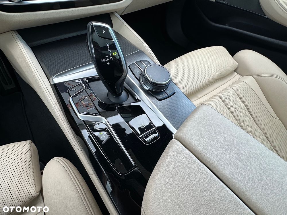 BMW Seria 5 530e M Sport sport - 31