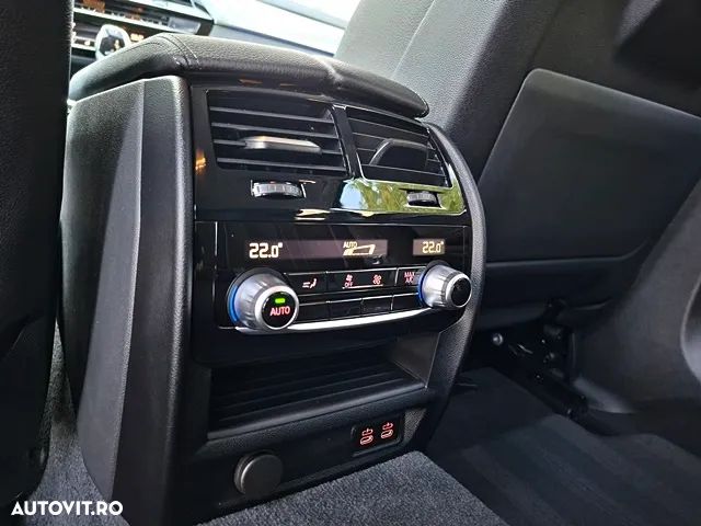 BMW Seria 5 520d xDrive Touring Aut. Luxury Line - 17