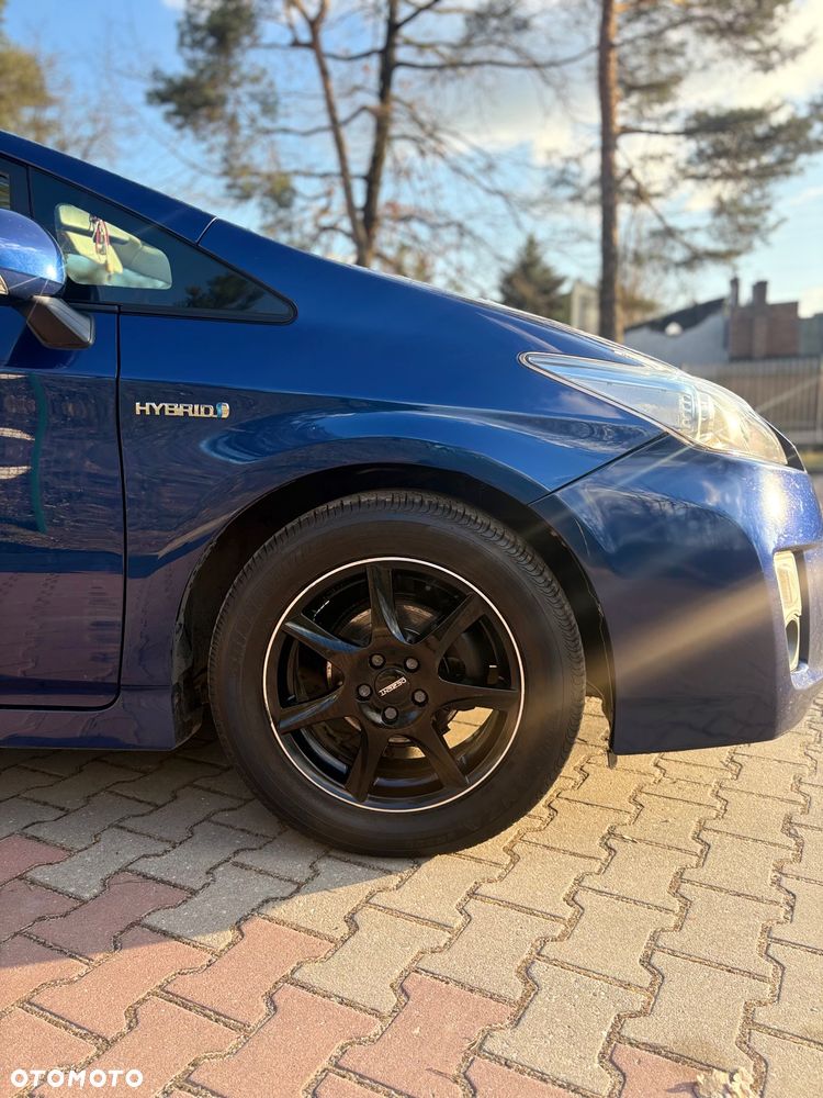 Toyota Prius 1.5 VVT-i Prestige - 11