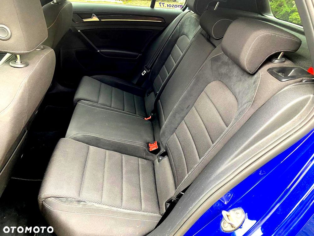 Volkswagen Golf - 37