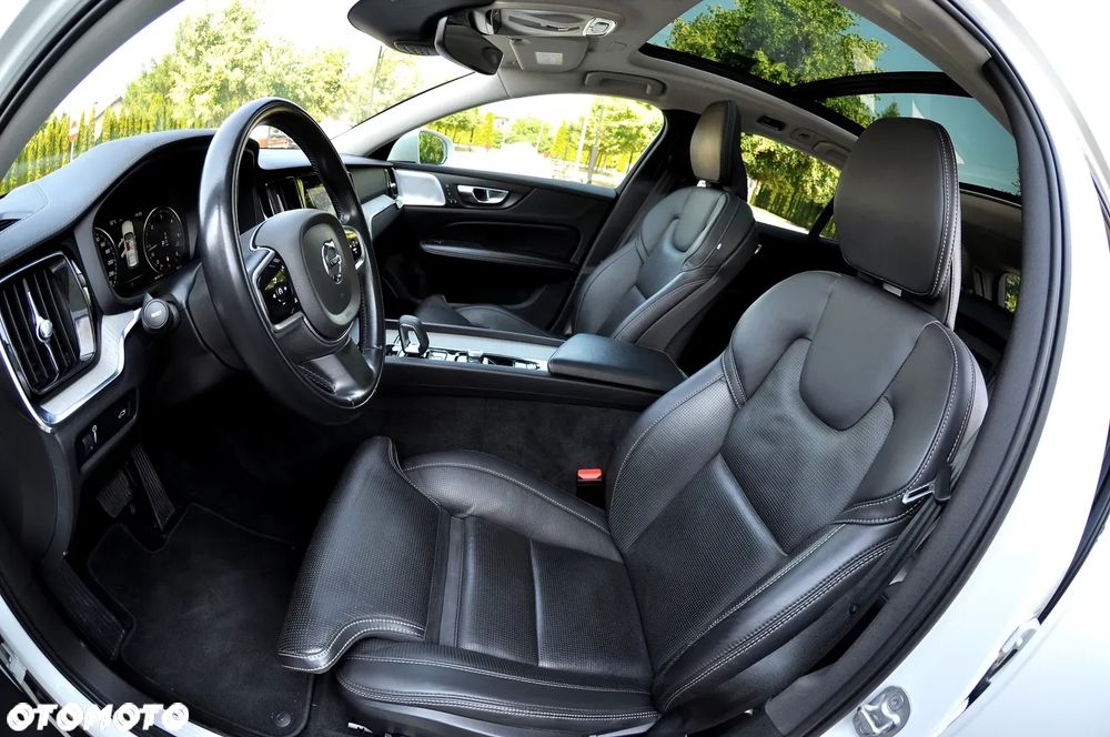 Volvo V60 Cross Country B4 D AWD Geartronic - 24