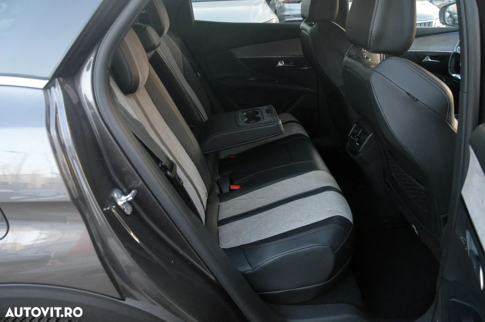 Peugeot 3008 PHEV EAT8 4X4 GT Pack - 29