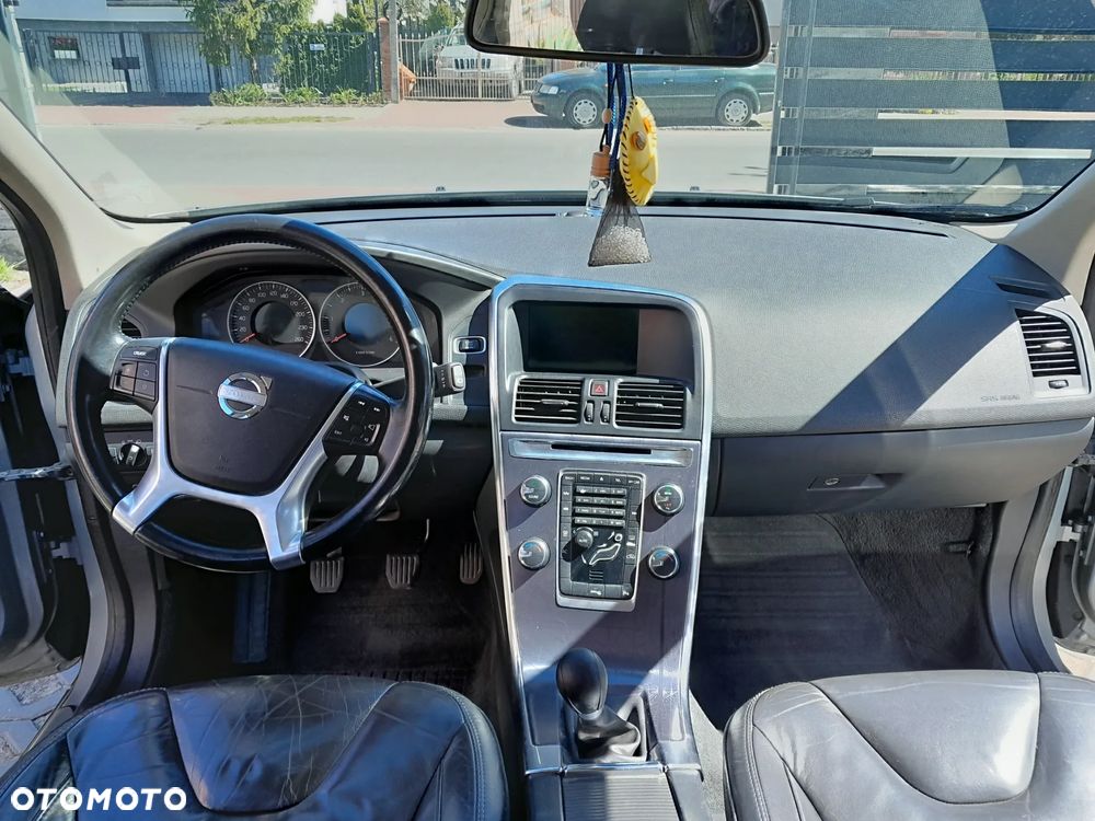 Volvo XC 60 D4 Ocean Race - 10