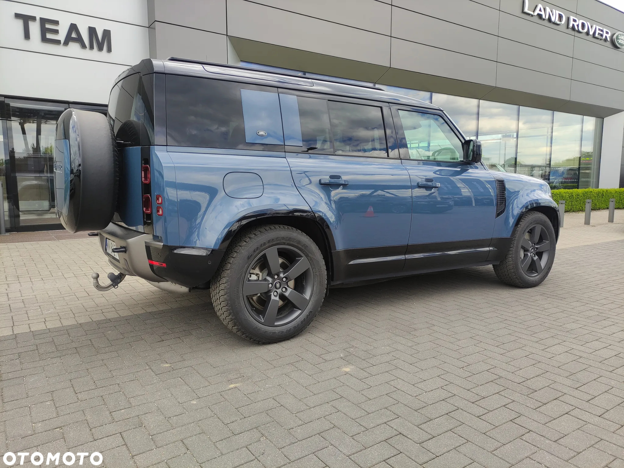 Land Rover Defender - 12
