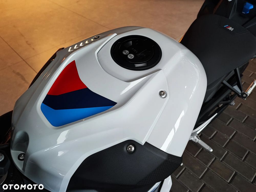 BMW S - 17