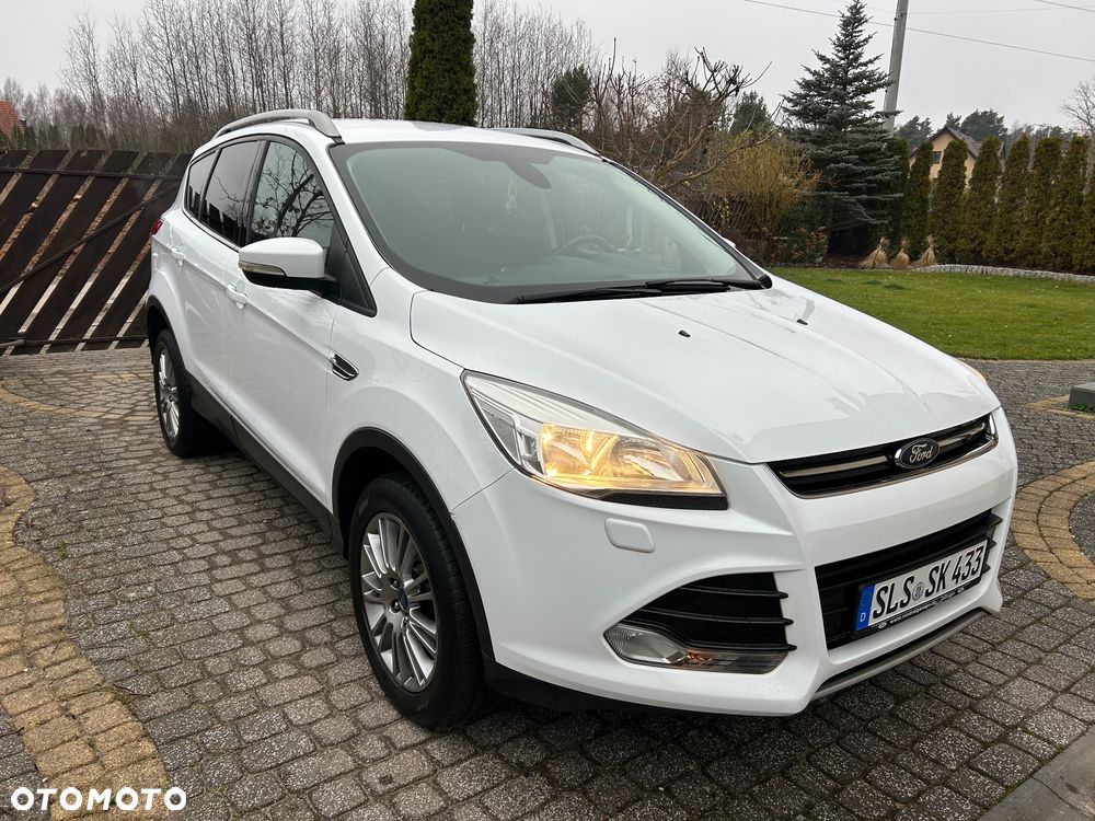 Ford Kuga 1.6 EcoBoost 2x4 Titanium - 2