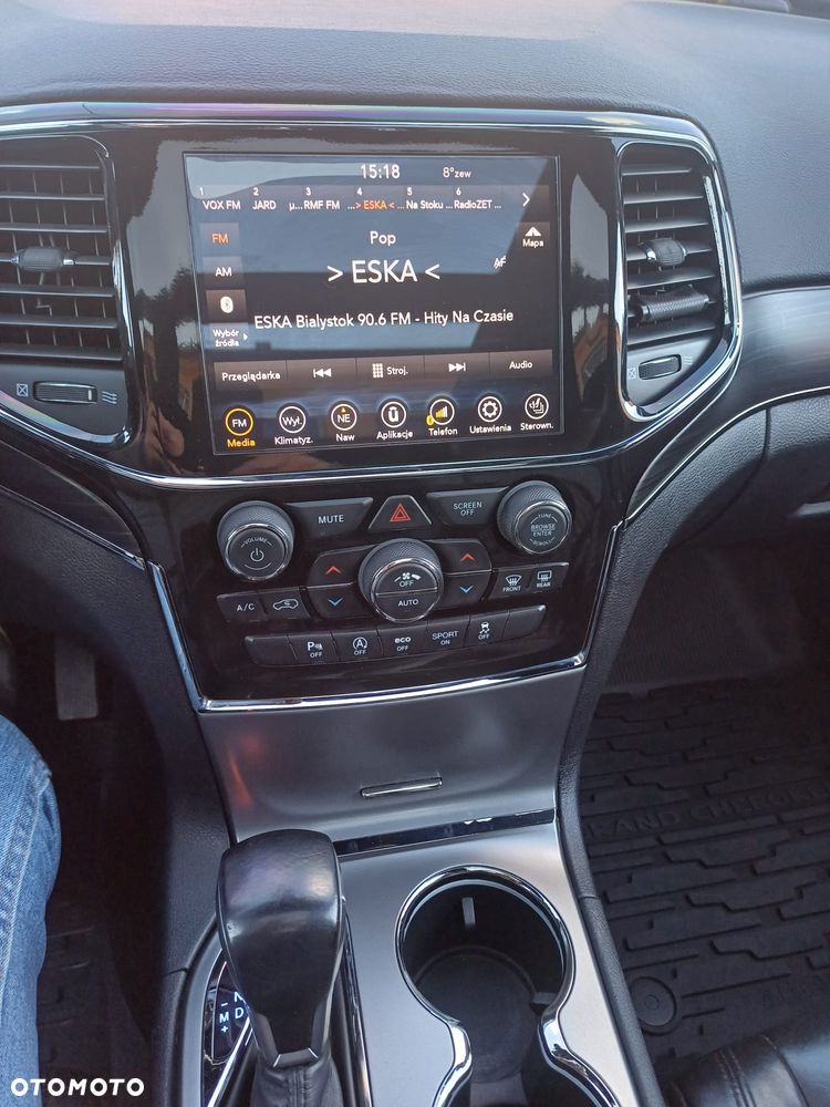 Jeep Grand Cherokee - 12