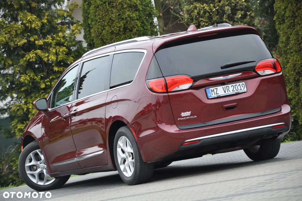 Chrysler Pacifica - 20
