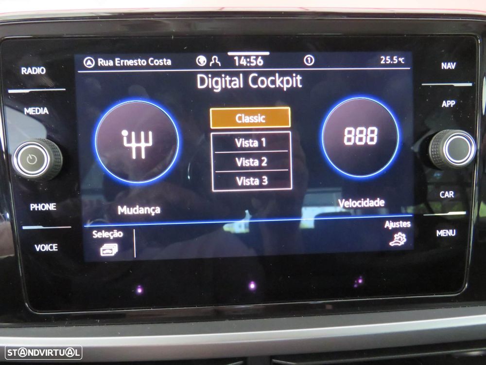 VW T-Roc 1.5 TSI Urban DSG - 44