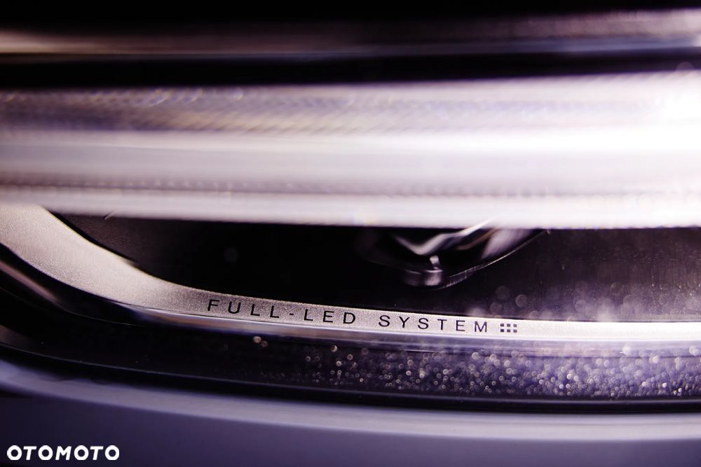 Volvo XC 60 D4 SCR AWD R-Design - 28