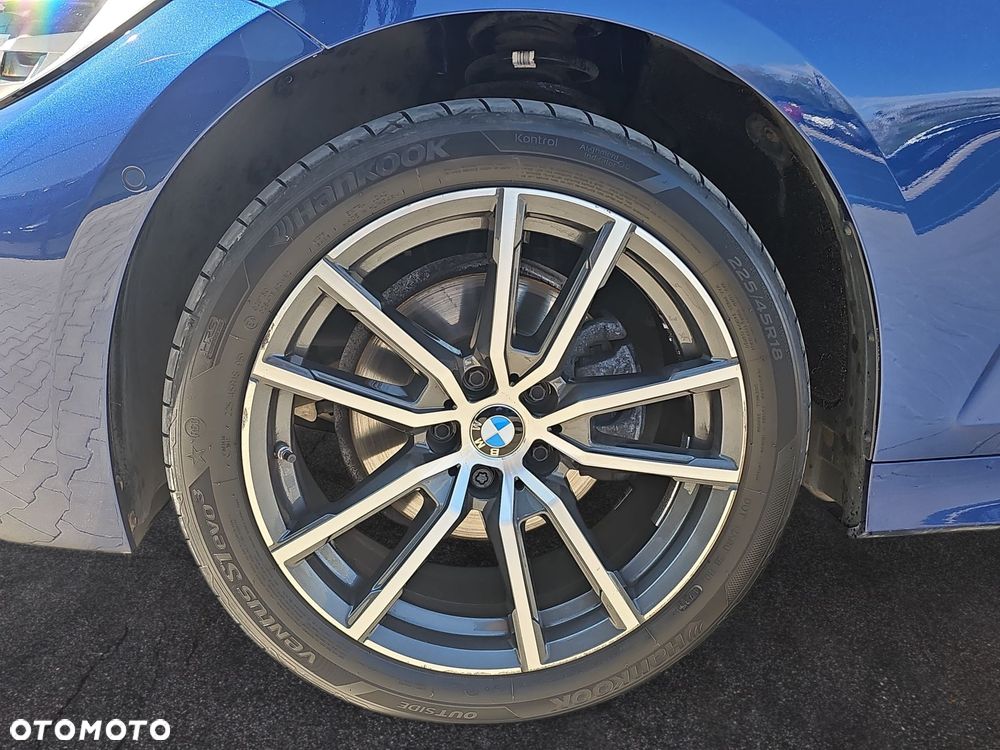 BMW Seria 3 320d Luxury Line - 9