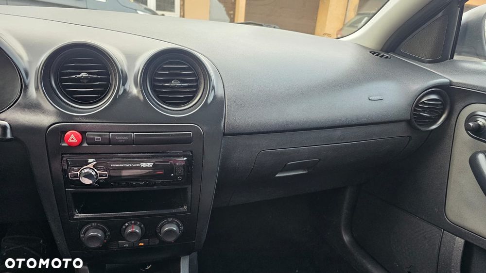 Seat Ibiza 1.4 16V Reference - 6