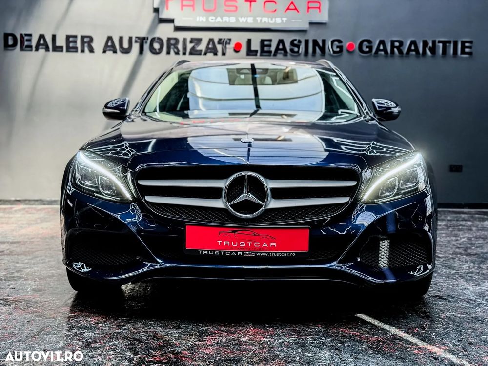 Mercedes-Benz C - 12