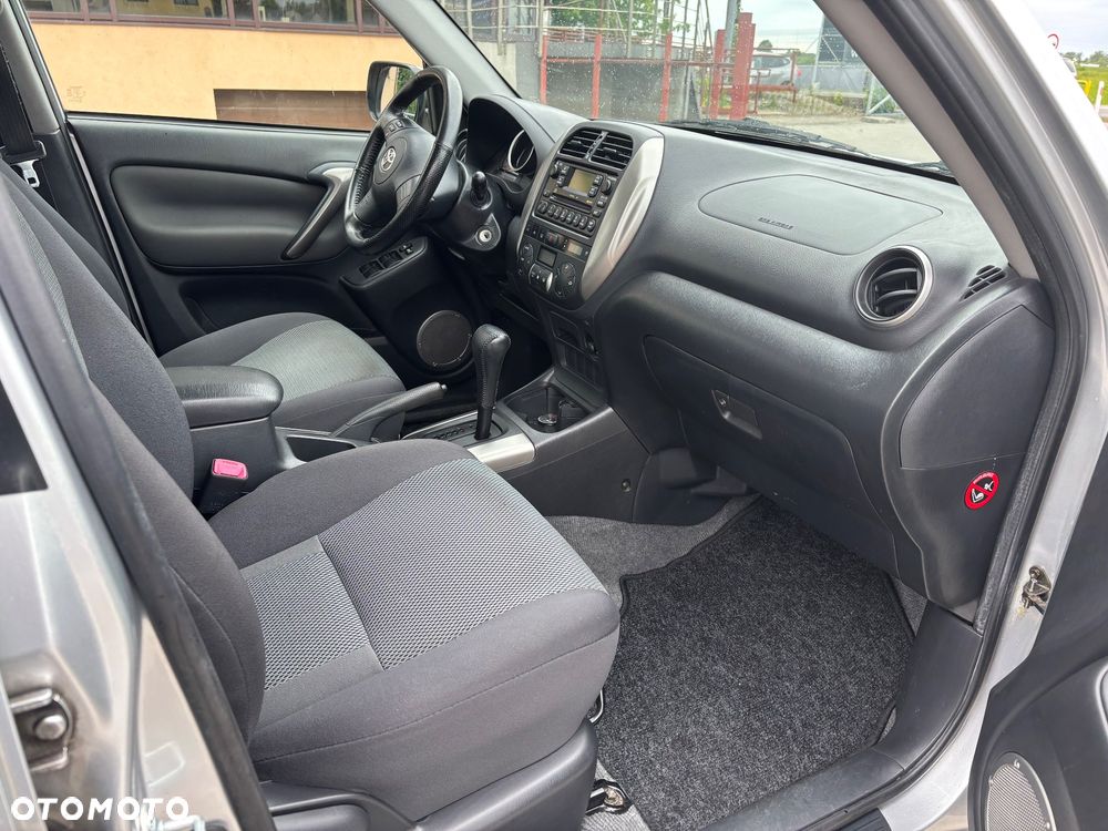 Toyota RAV4 2.0 VVT-i 4x4 - 5