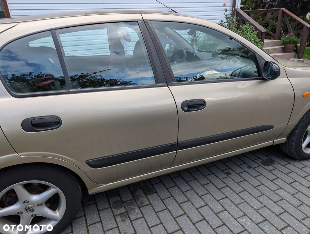 Nissan Almera 1.5 Base - 7