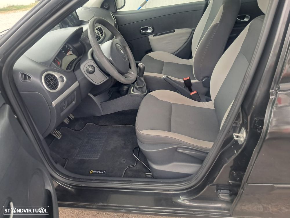 Renault Clio - 9