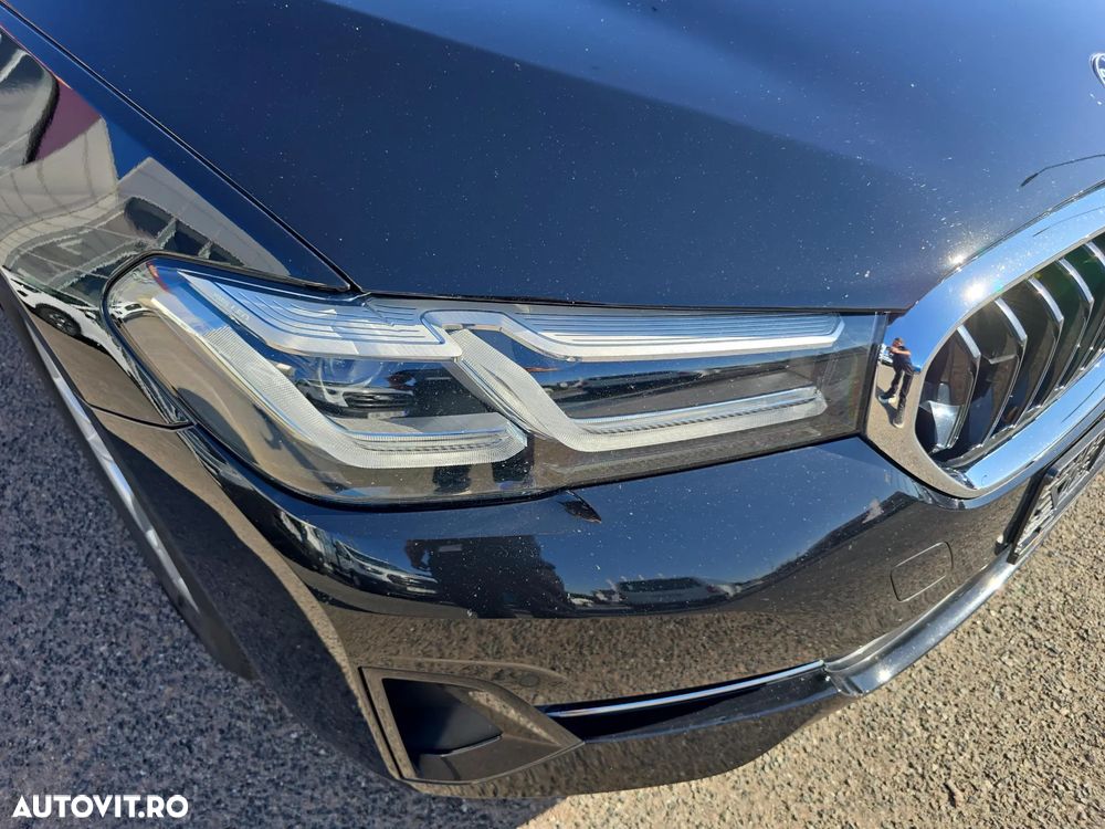 BMW Seria 5 530e xDrive AT PHEV - 33