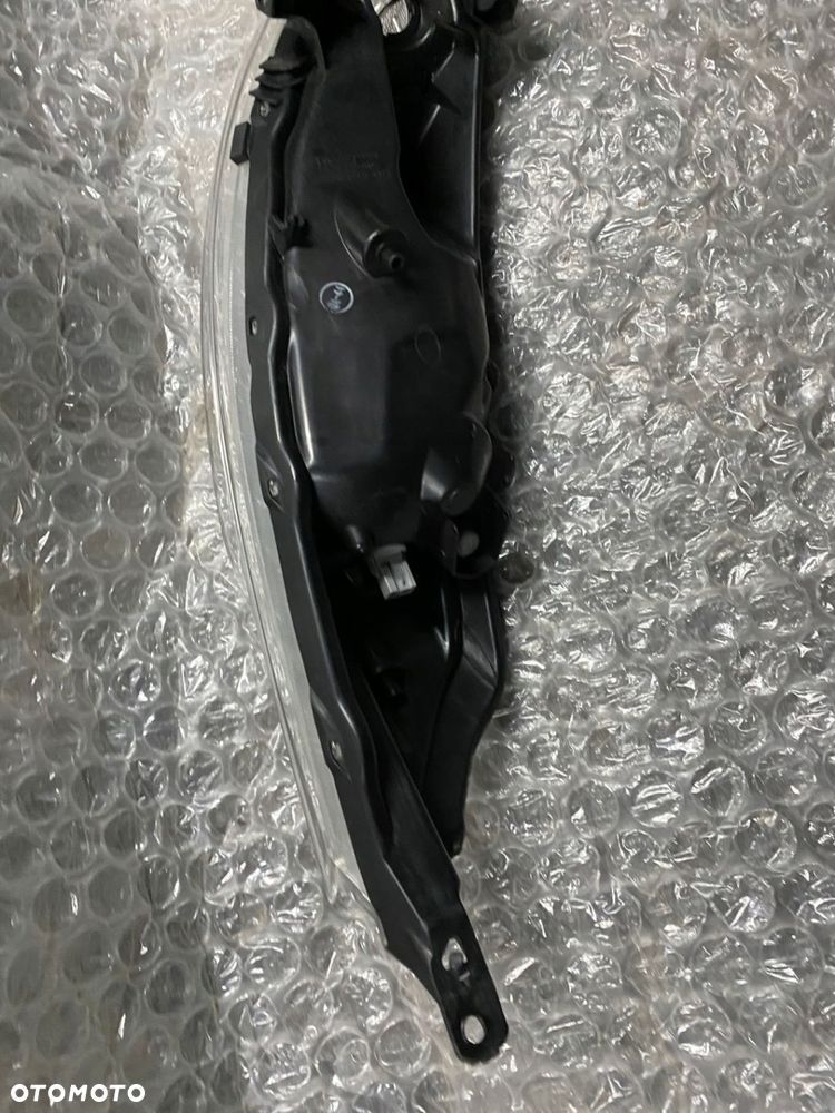 LAMPA PRAWA NISSAN JUKE F15 - 7