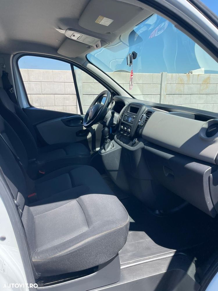 Renault Trafic - 15