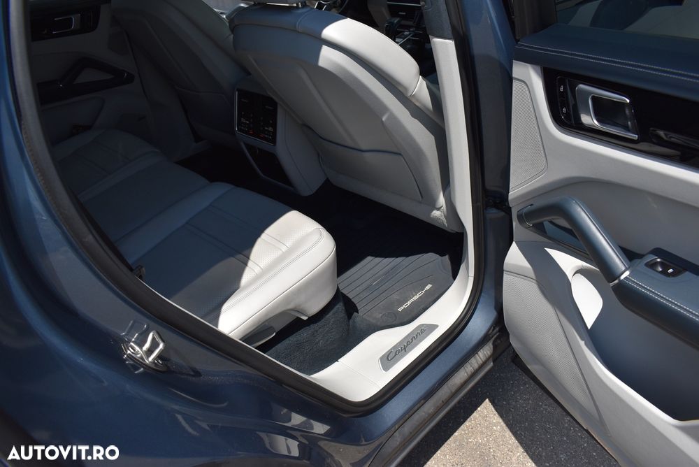Porsche Cayenne Tiptronic S Platinum Edition - 30