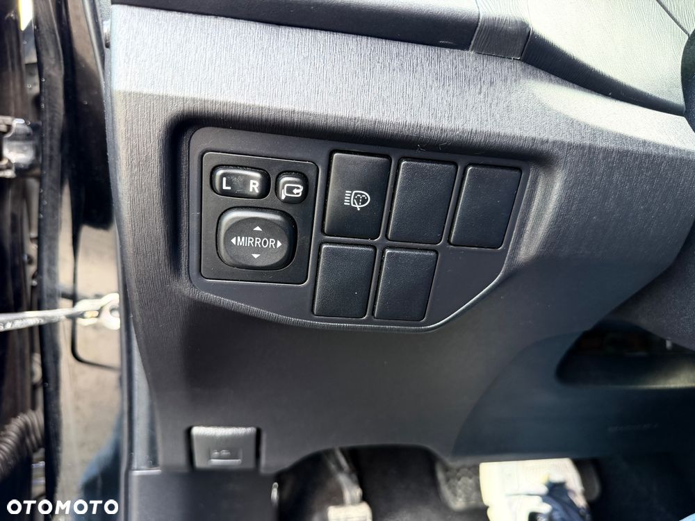Toyota Prius 1.8 HSD Prestige - 15