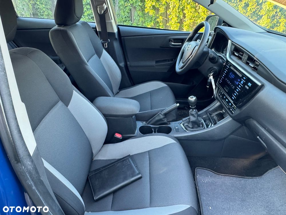 Toyota Auris 1.33 Dual-VVT-i Design Edition - 15