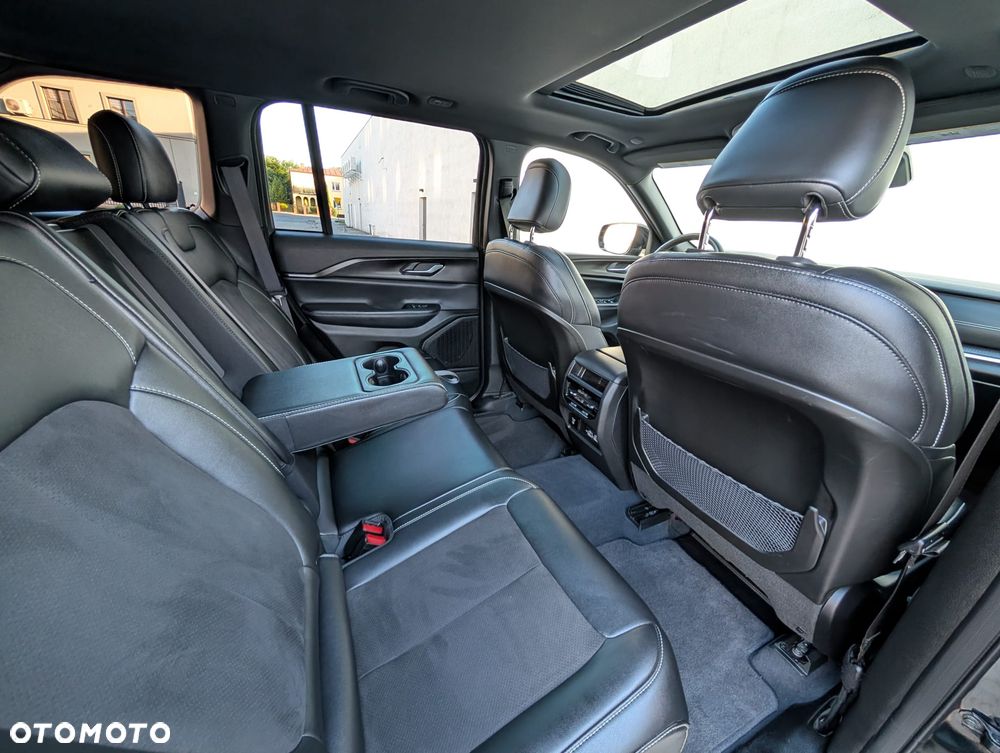 Jeep Grand Cherokee - 18