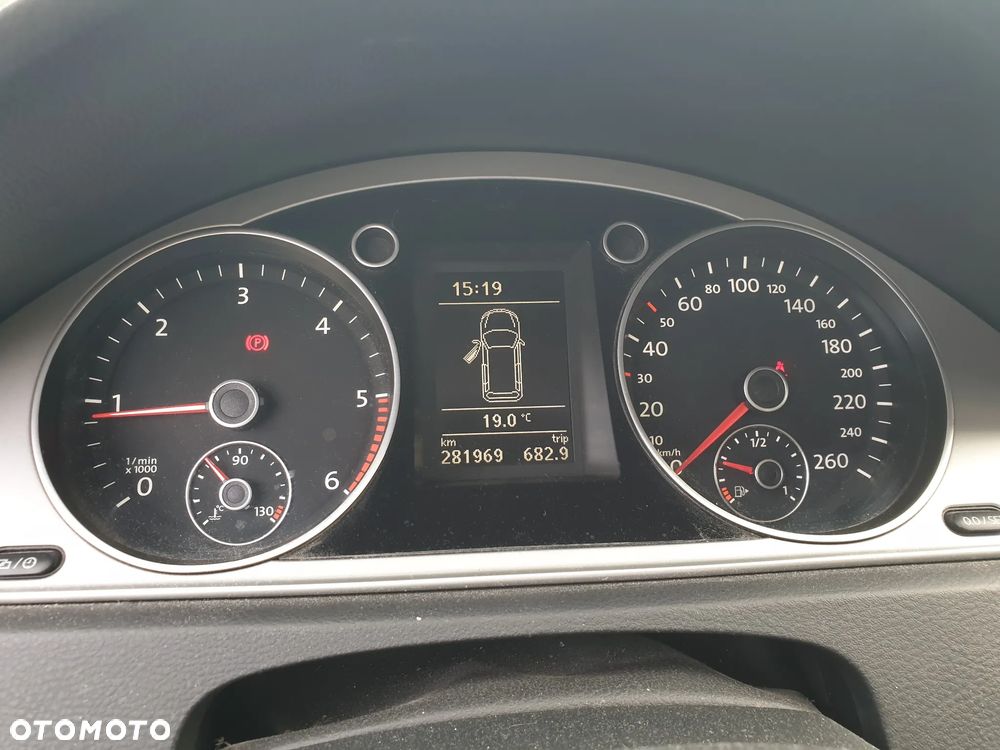 Volkswagen Passat - 15