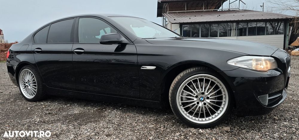 BMW Seria 5 520d Aut. Luxury Line - 2