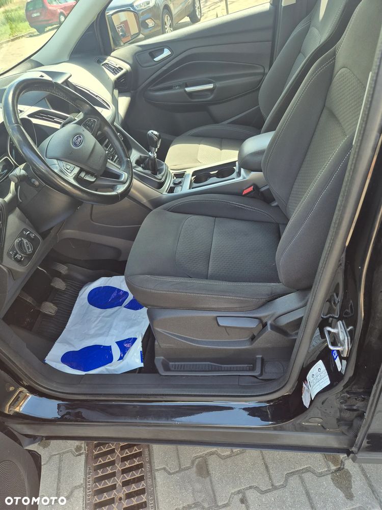 Ford Kuga 1.5 EcoBoost 2x4 Titanium - 16