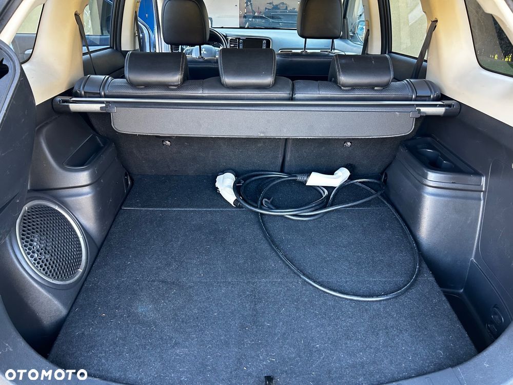 Mitsubishi Outlander 2.0 4WD Top - 20