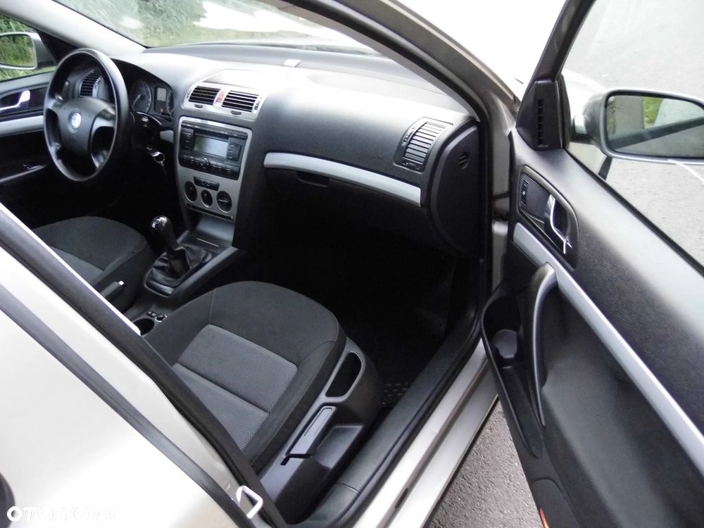 Skoda Octavia 1.6 Team Edition - 24