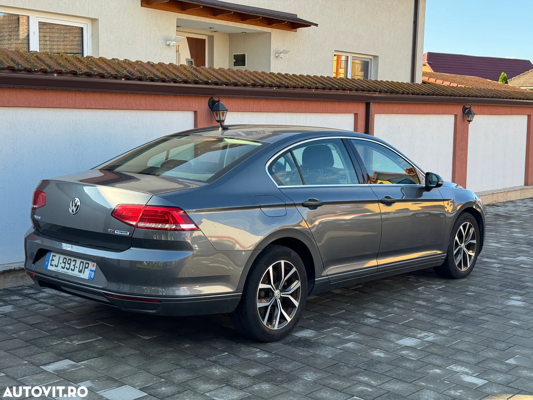 Volkswagen Passat - 9