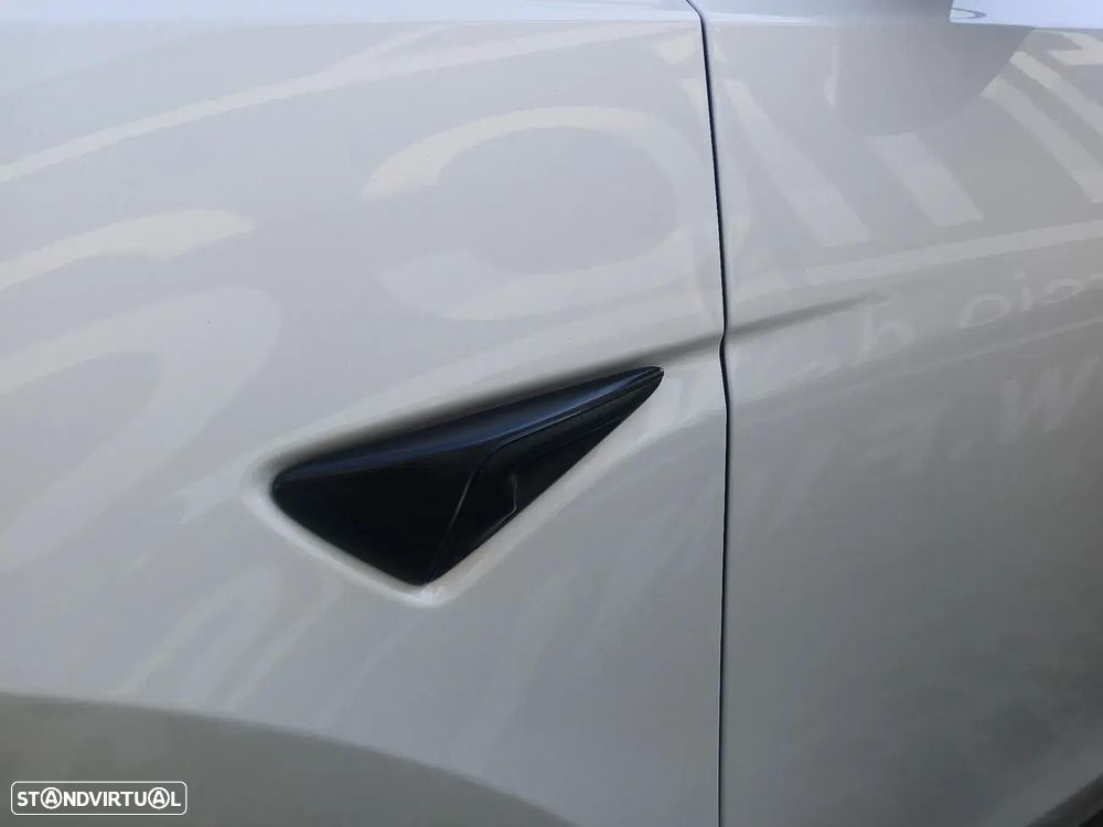 Tesla Model Y Performance Dual Motor AWD — fotografia 12