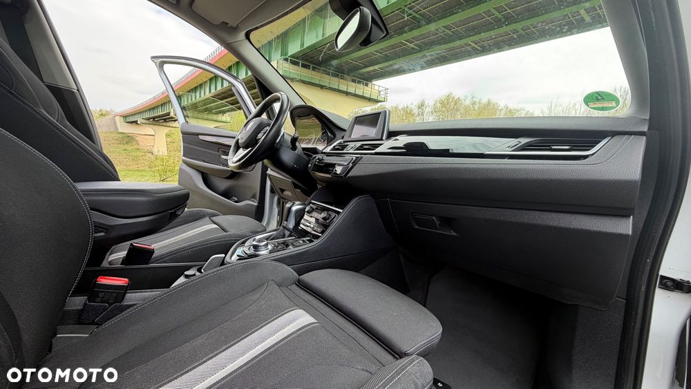 BMW Seria 2 218d Sport-Aut - 37