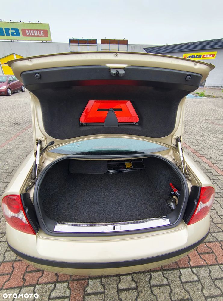 Volkswagen Passat 2.0 Comfortline - 16
