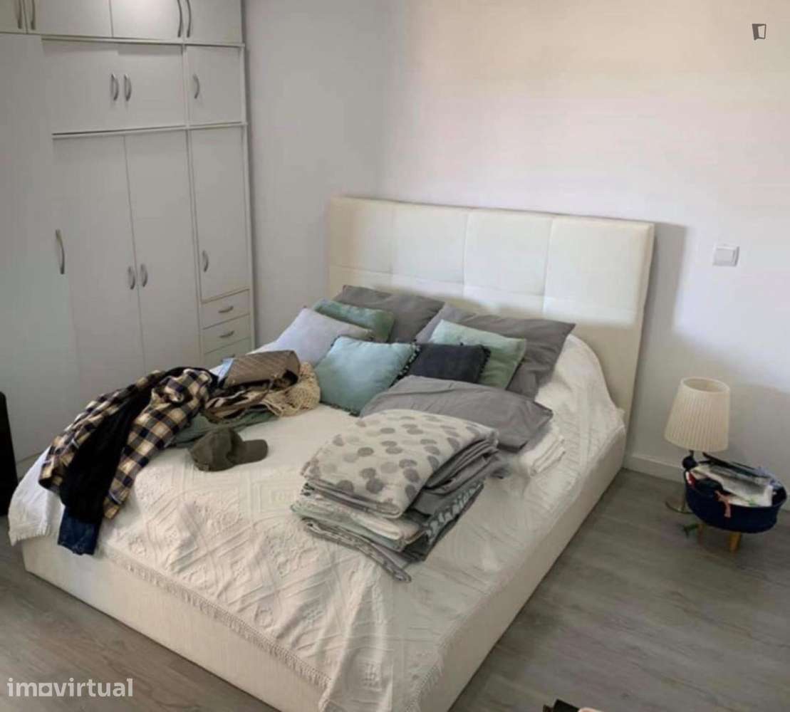 Apartamento com 1 quartos - localizado em Senhora da Hora Porto - Grande imagem: 2/9