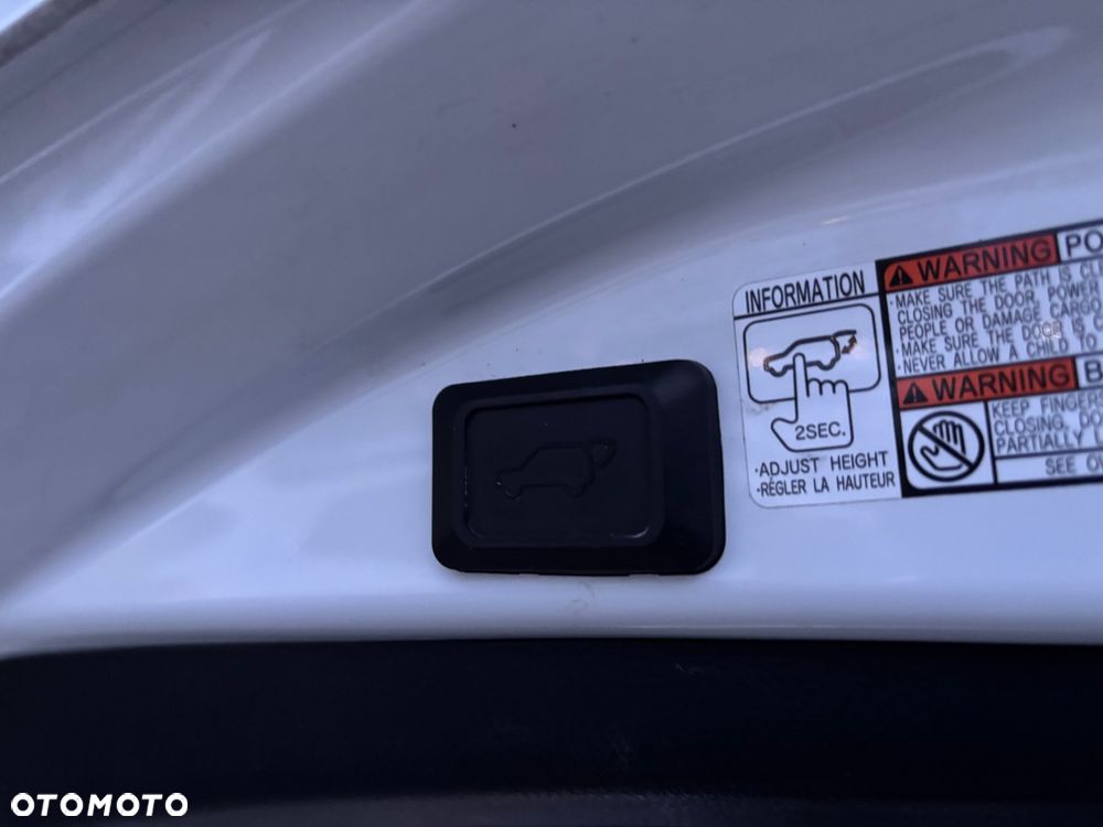 Toyota RAV4 Hybrid Style 4x4 - 26