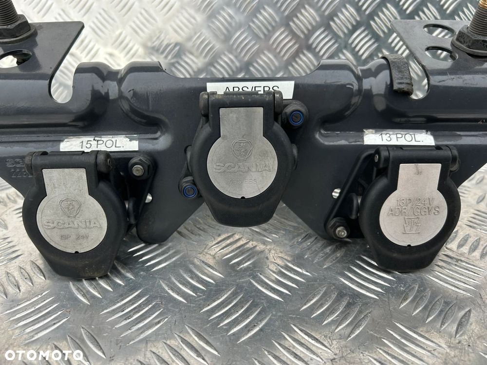 WSPORNIK GNIAZDA PRZEWODÓW SCANIA NEXT GEN NTG - 2