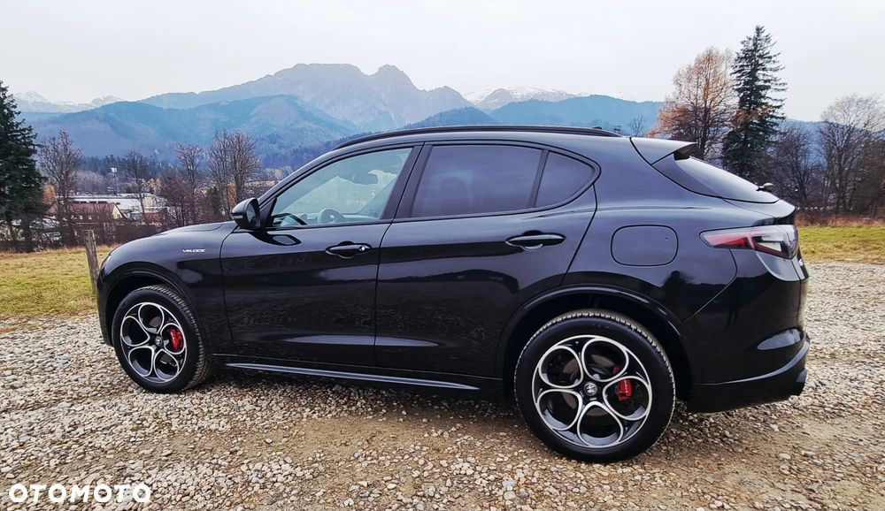 Alfa Romeo Stelvio 2.0 Turbo 16V AT8-Q4 Veloce Ti - 3