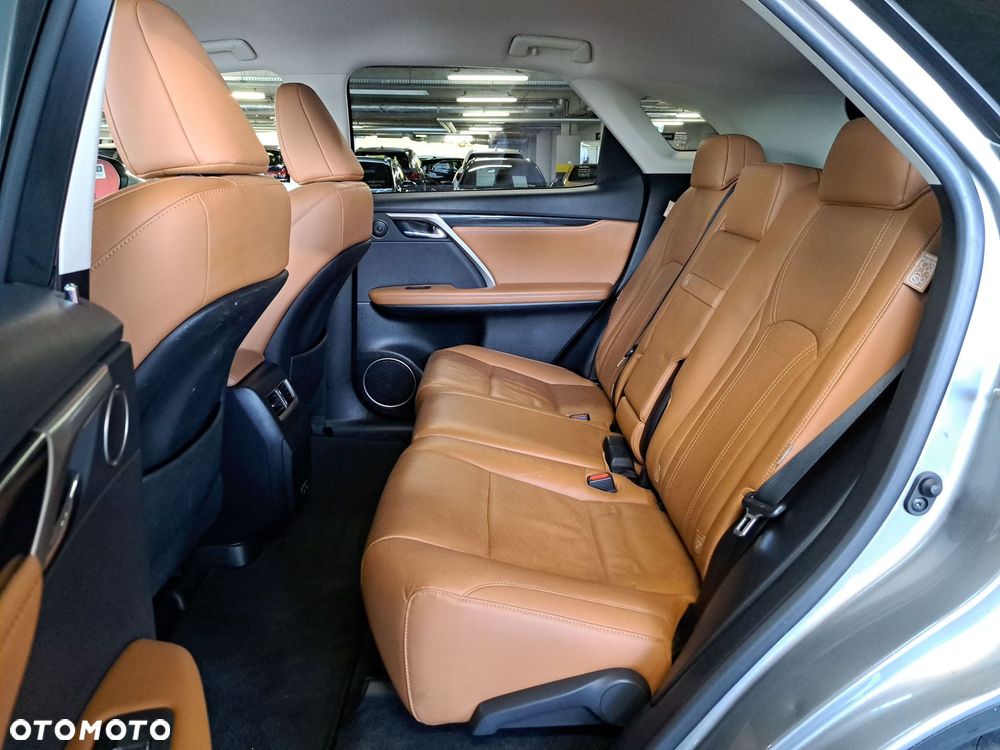 Lexus RX - 13