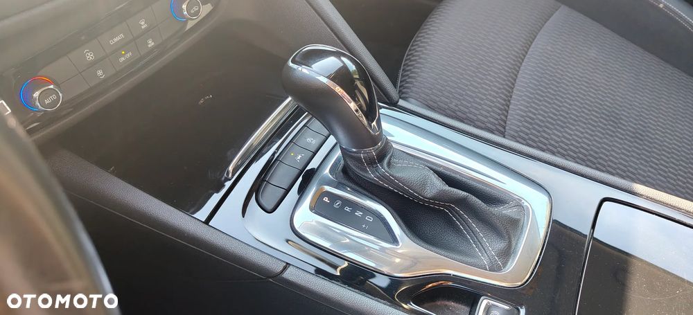 Opel Insignia 2.0 CDTI Enjoy S&S - 10