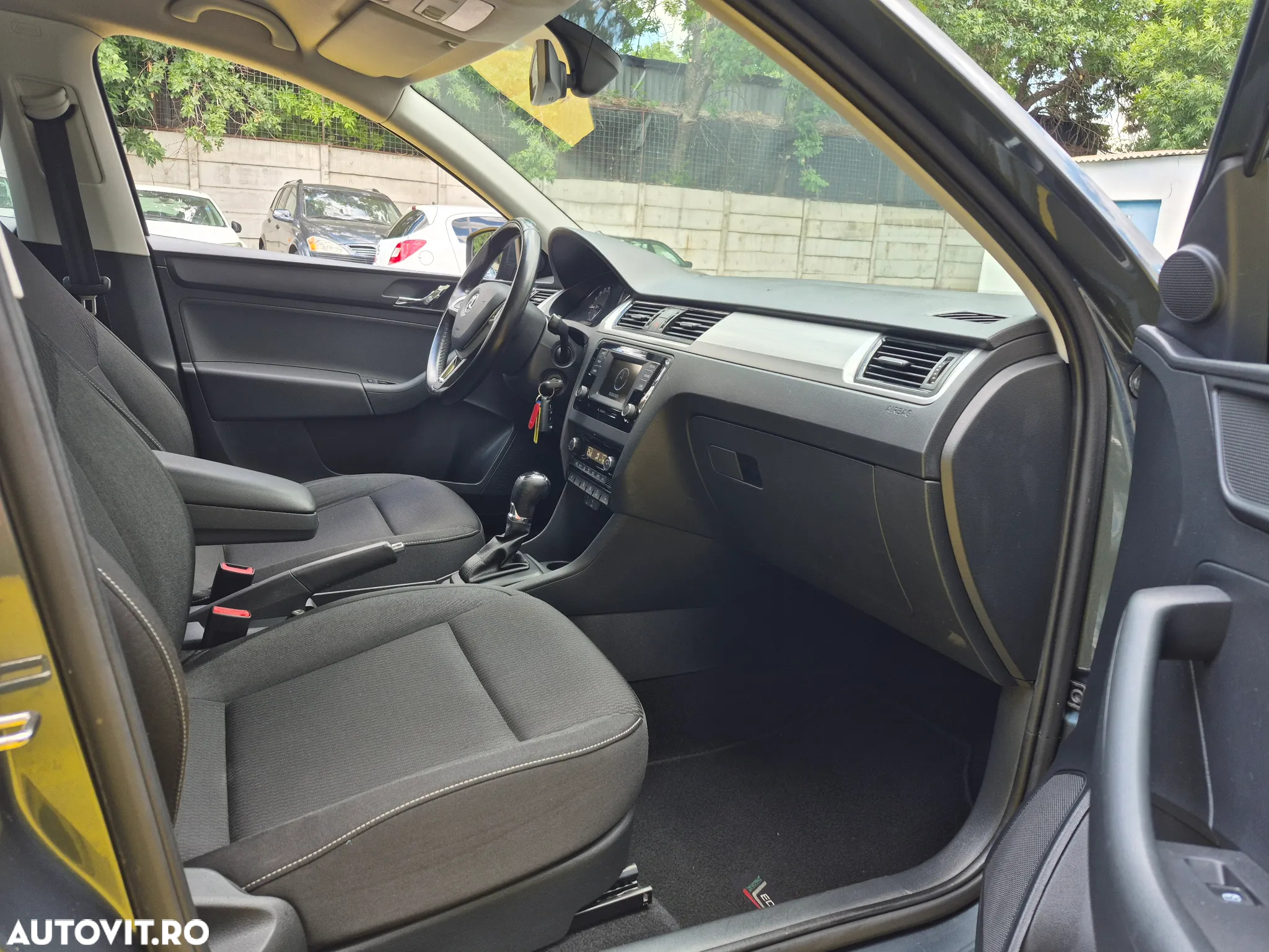 Skoda RAPID - 12