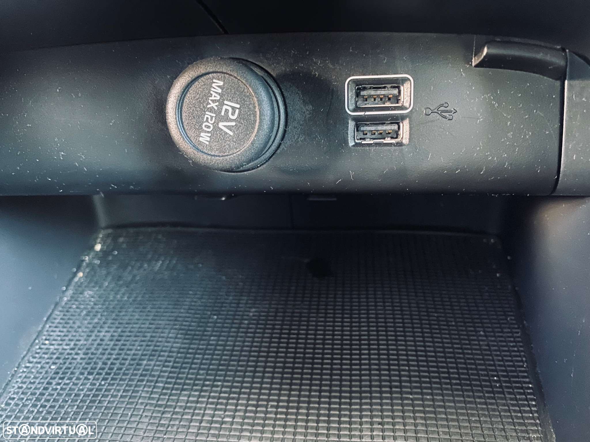 Volvo XC 40 1.5 T2 Momentum Plus - 13