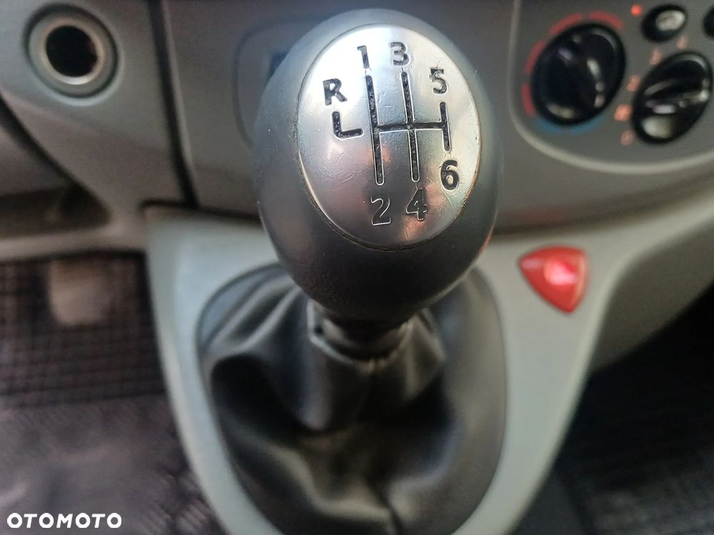 Renault Trafic - 20